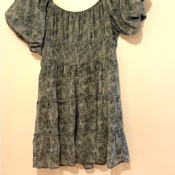 Trixxi Floral Mini Dress in Green 
(Marshall's) never worn brand new -no tags - Picture 4 of 7